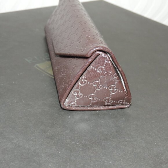 GUCCI Triangular Dark Brown Leather Embossed Logo Glasses Case w/Suede Lining main image 5